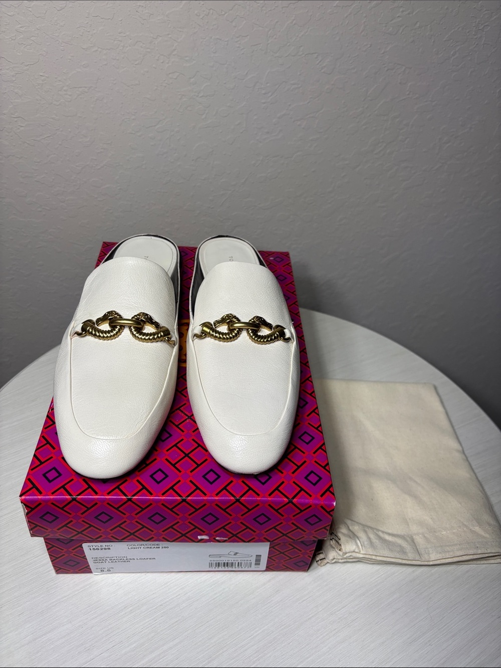 Tory Burch Jessa Loafer Slides Cream Leather Gold Chain Mules NIBOX Size 8.5 - Picture 3 of 9
